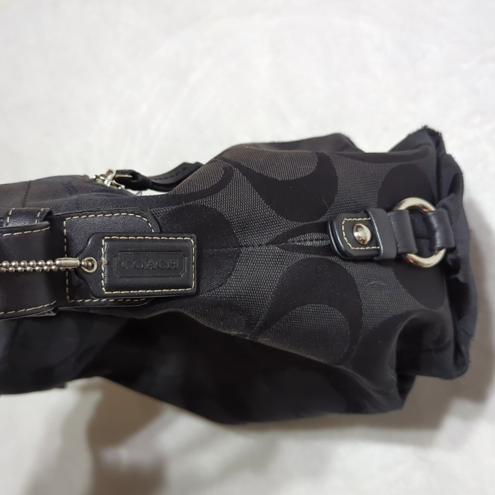 Coach Signature Hobo - Picture 5 of 13